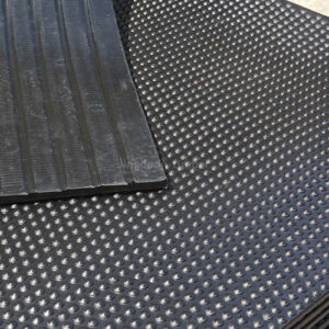 Pebble Rubber Stable Mat