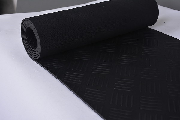 Anti-slip rubber sheet